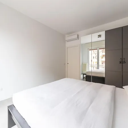 Apartman Modern And Comfortable In Cenisio Area Milánó