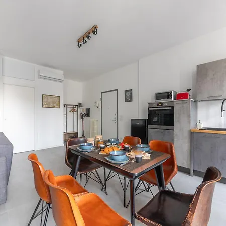 Modern And Comfortable In Cenisio Area Apartman