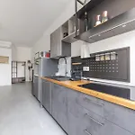 Apartman Modern And Comfortable In Cenisio Area Milánó