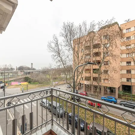 Modern And Comfortable In Cenisio Area Apartament *