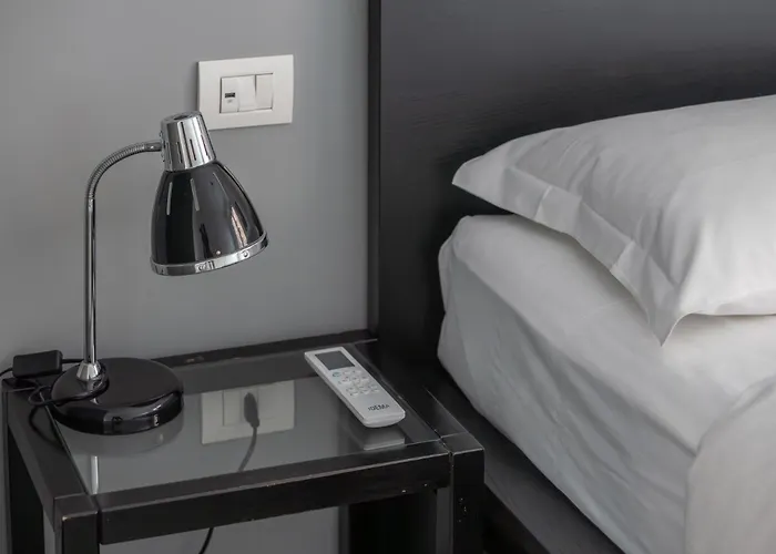 Apartament Modern And Comfortable In Cenisio Area Mediolan