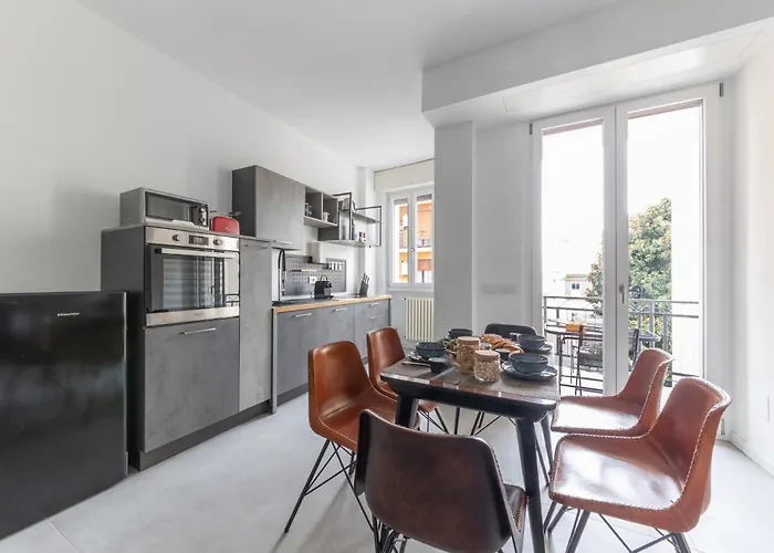 Modern And Comfortable In Cenisio Area * Mediolan
