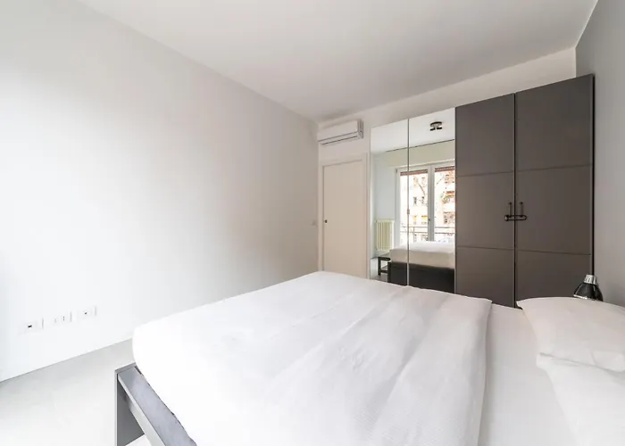 Apartament Modern And Comfortable In Cenisio Area Mediolan