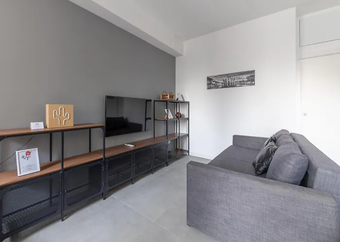 Modern And Comfortable In Cenisio Area Apartament *