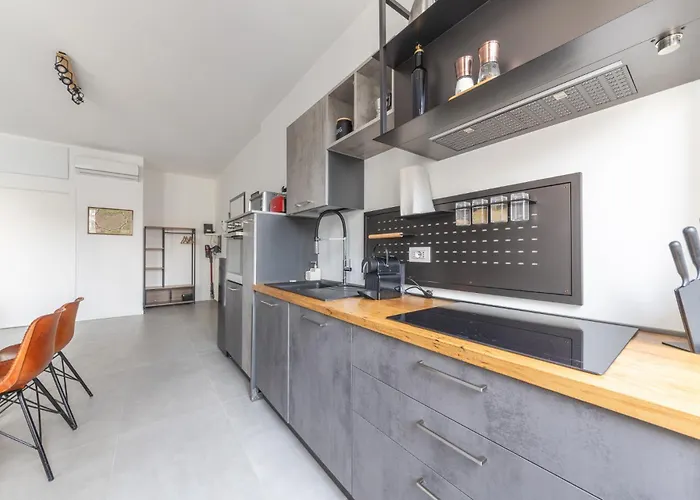 Apartament Modern And Comfortable In Cenisio Area Mediolan