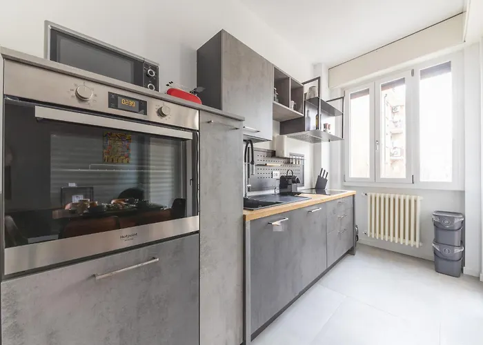 Apartament Modern And Comfortable In Cenisio Area Mediolan
