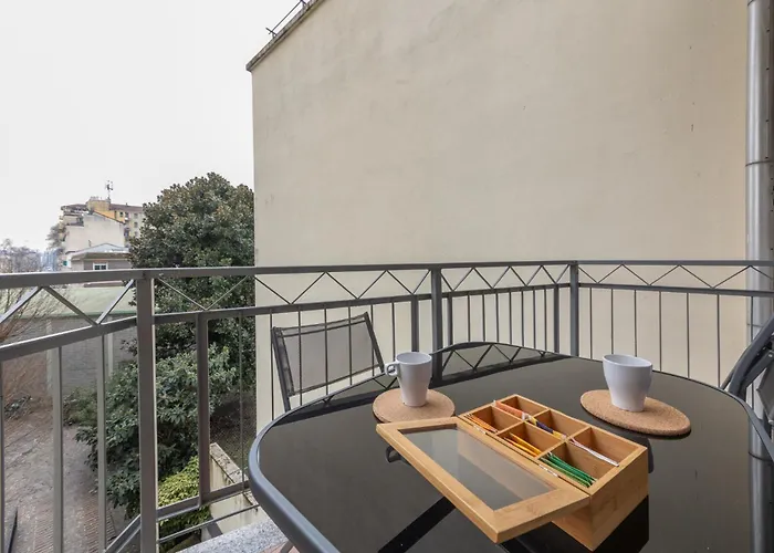 Modern And Comfortable In Cenisio Area Apartament Mediolan